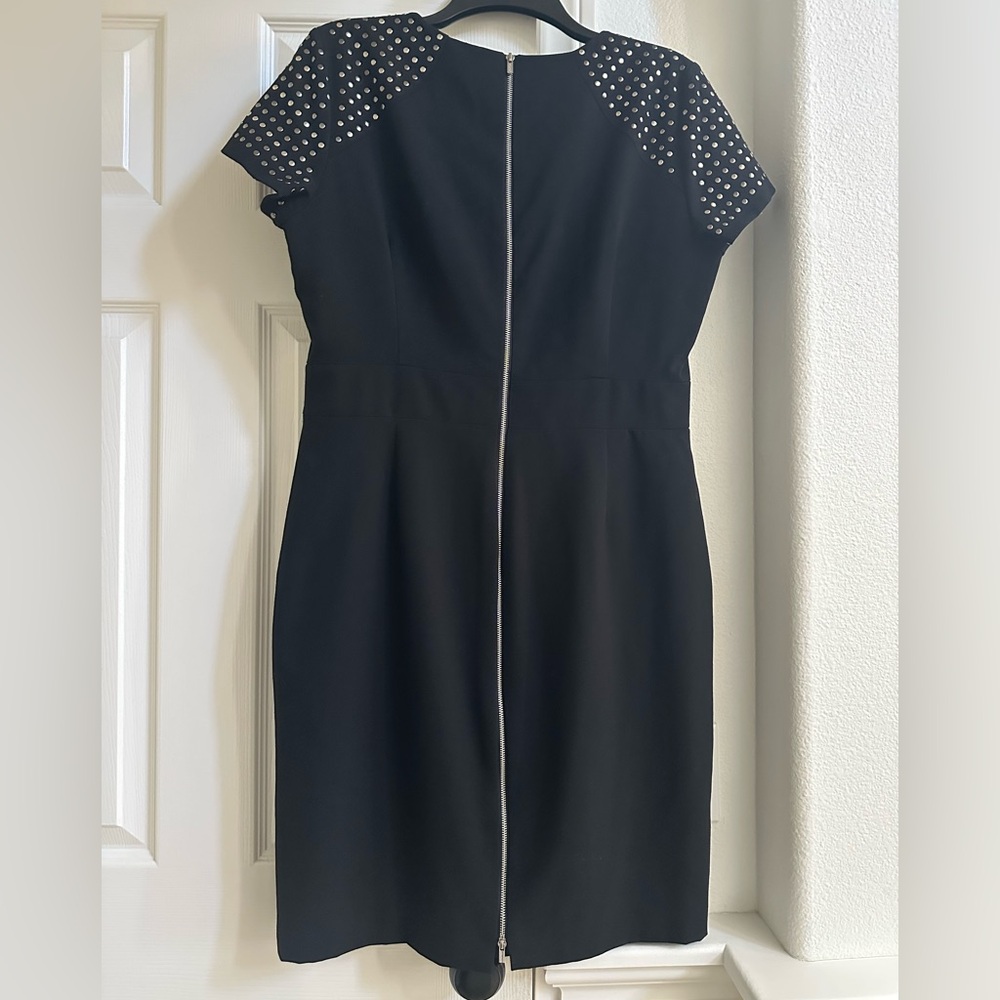 Calvin Klein black shift dress cap sleeves silver accents - Picture 5 of 9